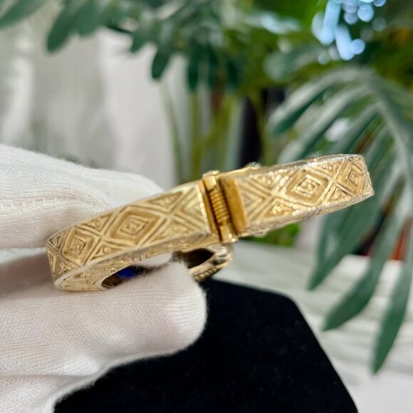 Vintage K.J.L. Gold Tone Ornate Dragon Clamper Bracelet - Picture 7 of 8
